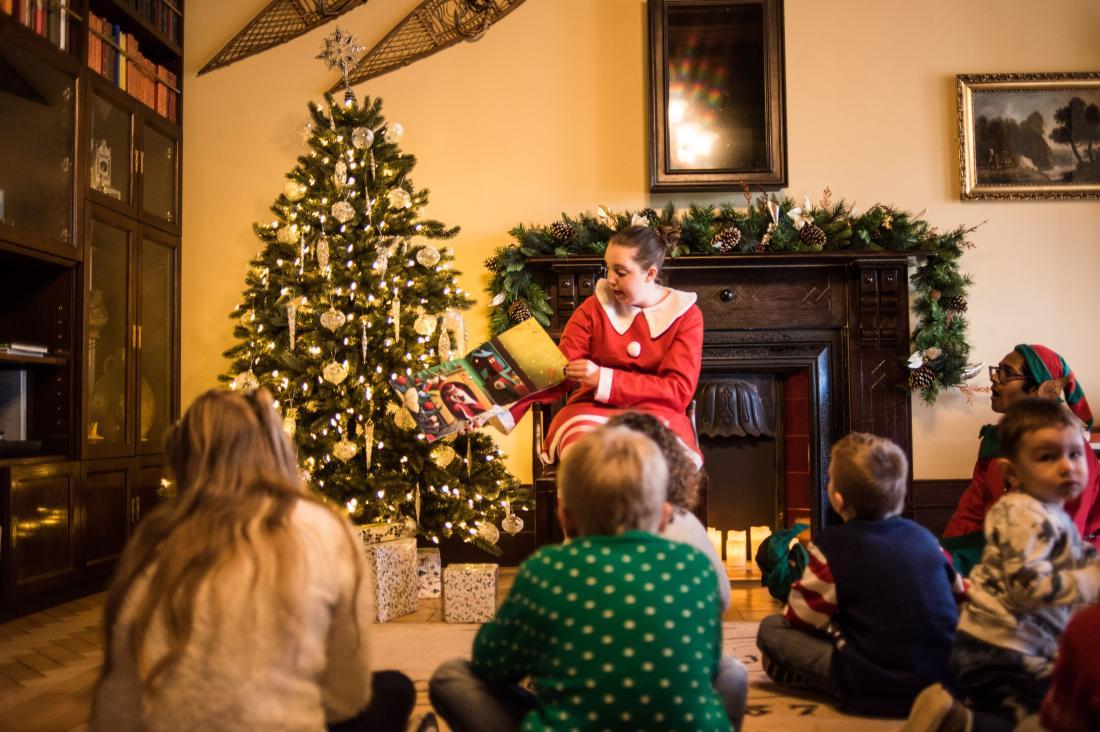 Miss Christmas Tells a Christmas Story to Children Audience in Wardown House Museum & Gallery